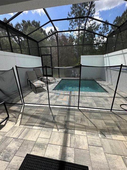 For Rent: $2,400 (3 beds, 3 baths, 1852 Square Feet)