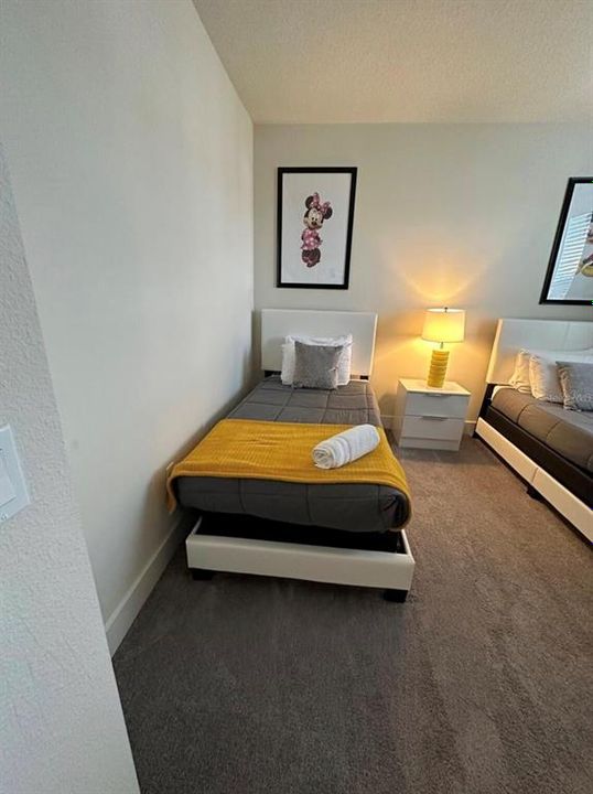 For Rent: $2,400 (3 beds, 3 baths, 1852 Square Feet)