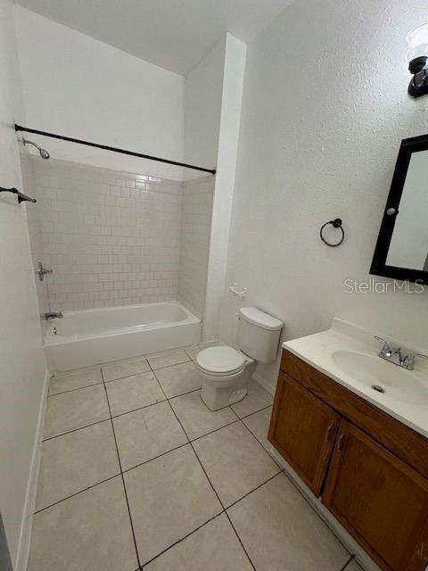 出租: $1,895 (3 贝兹, 1 浴室, 1107 平方英尺)