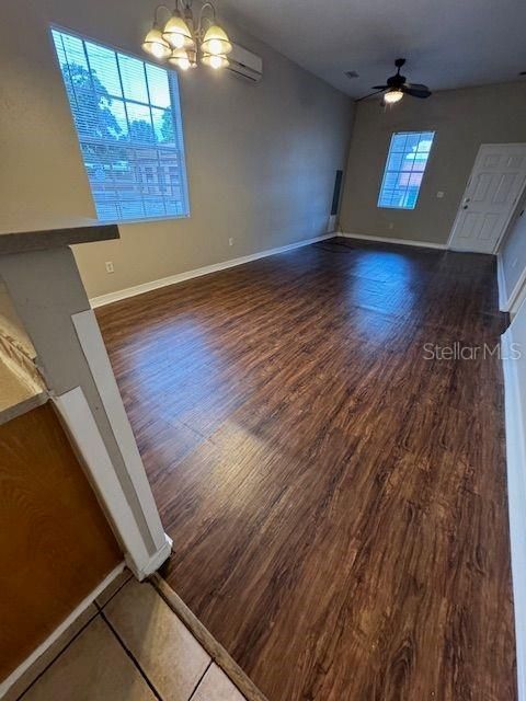 出租: $1,895 (3 贝兹, 1 浴室, 1107 平方英尺)