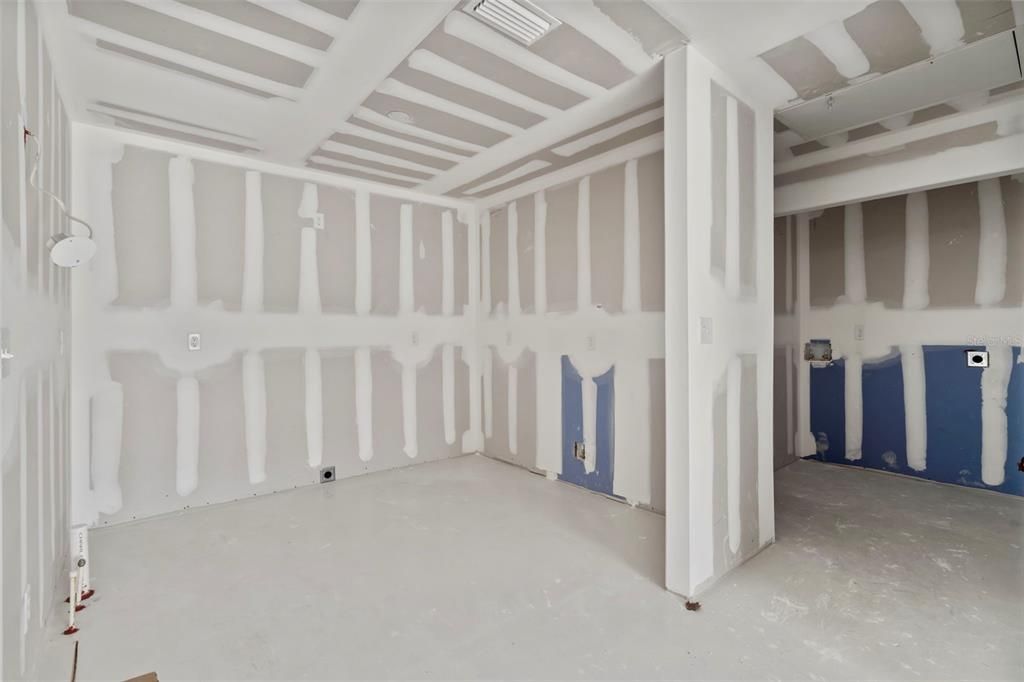 For Sale: $125,000 (2 beds, 2 baths, 1105 Square Feet)