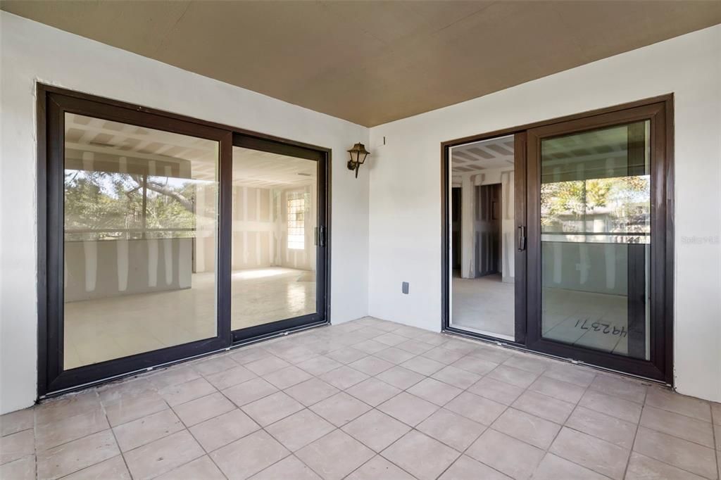 For Sale: $125,000 (2 beds, 2 baths, 1105 Square Feet)