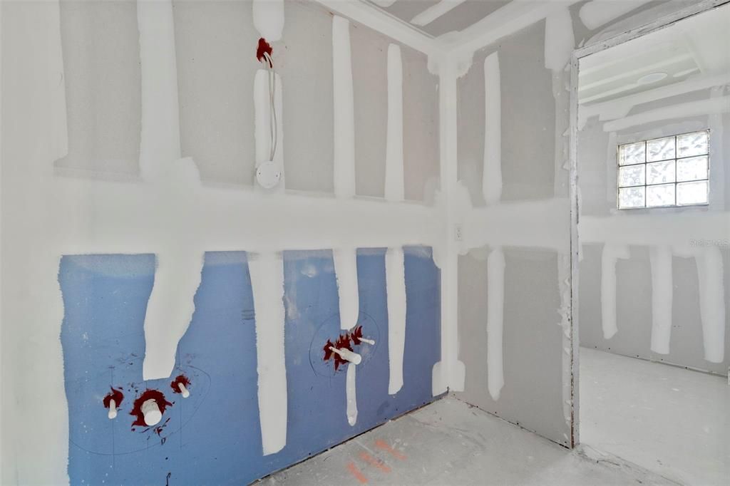 For Sale: $125,000 (2 beds, 2 baths, 1105 Square Feet)