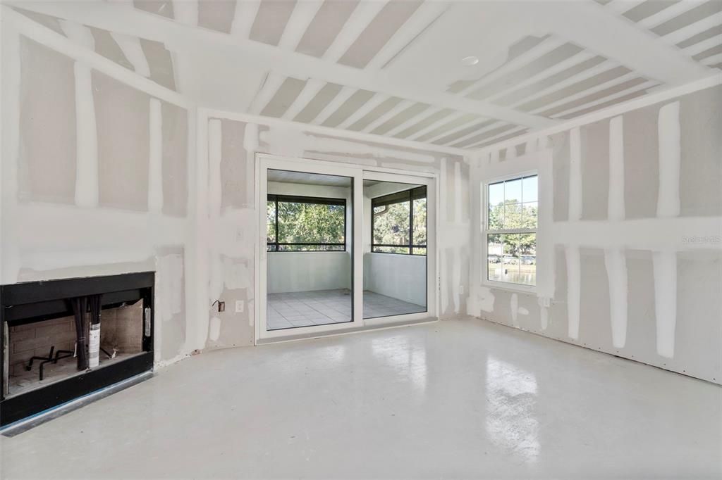 For Sale: $125,000 (2 beds, 2 baths, 1105 Square Feet)