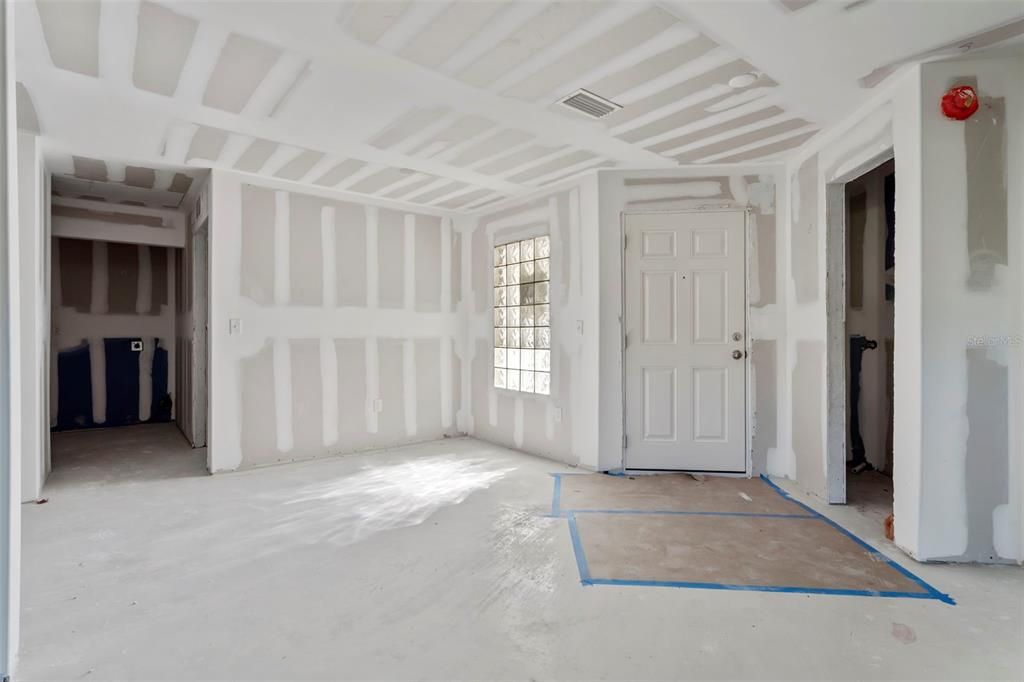 For Sale: $125,000 (2 beds, 2 baths, 1105 Square Feet)