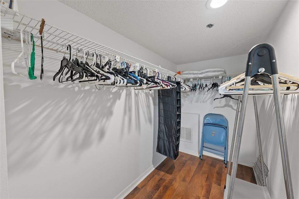 For Sale: $229,900 (2 beds, 2 baths, 1185 Square Feet)