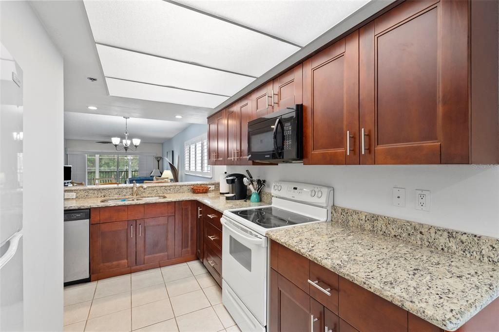 For Sale: $229,900 (2 beds, 2 baths, 1185 Square Feet)