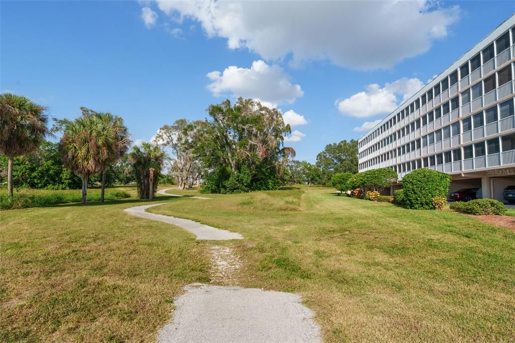 For Sale: $229,900 (2 beds, 2 baths, 1185 Square Feet)