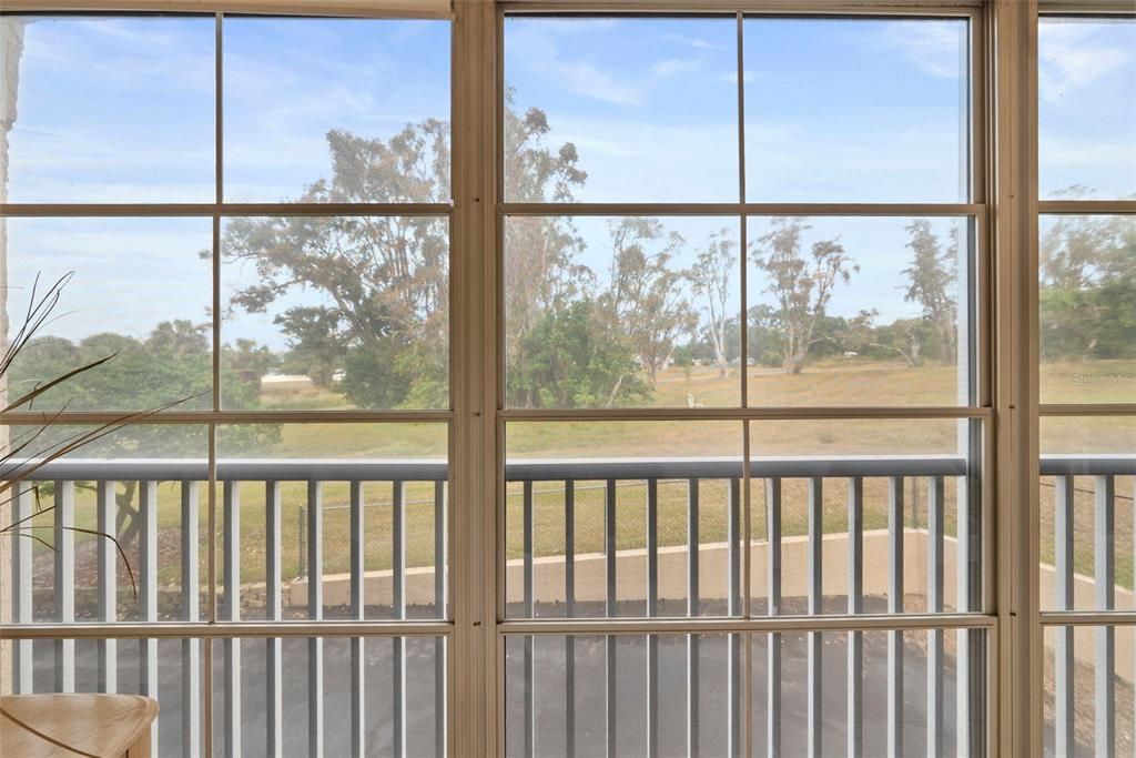 For Sale: $229,900 (2 beds, 2 baths, 1185 Square Feet)