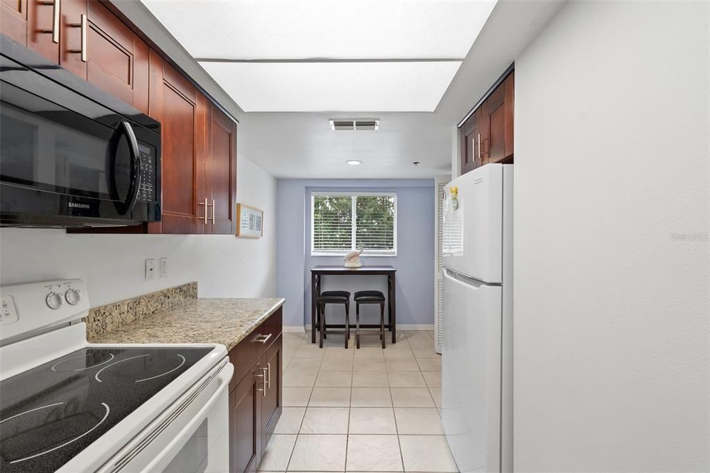 For Sale: $229,900 (2 beds, 2 baths, 1185 Square Feet)