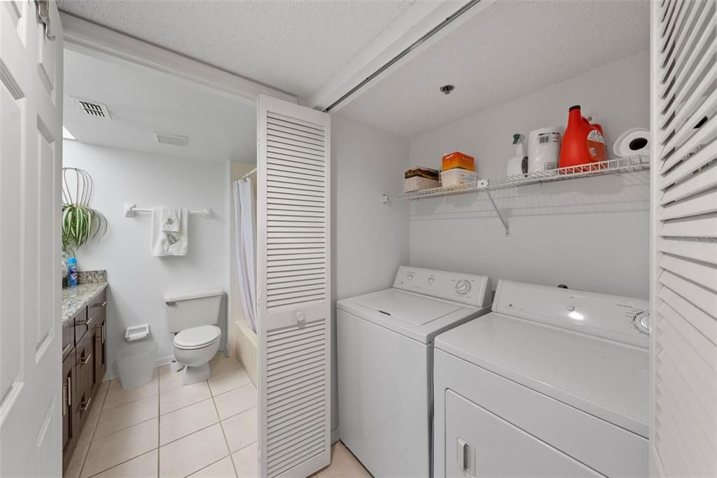 For Sale: $229,900 (2 beds, 2 baths, 1185 Square Feet)