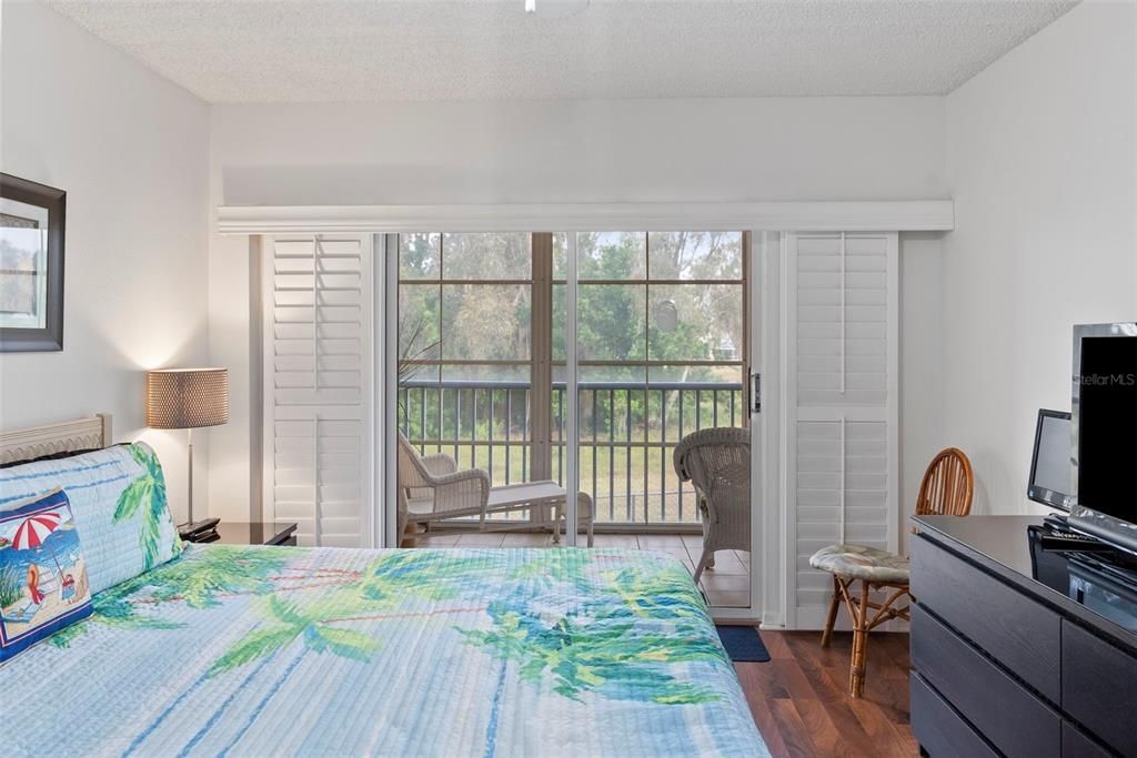 For Sale: $229,900 (2 beds, 2 baths, 1185 Square Feet)