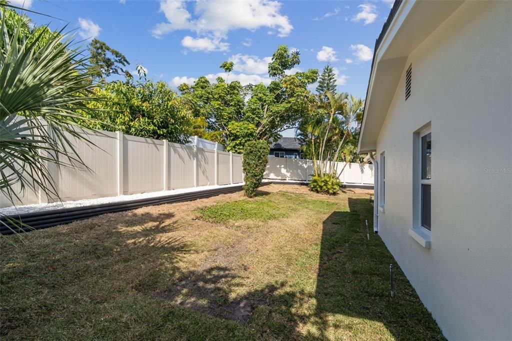 For Sale: $649,000 (3 beds, 2 baths, 1755 Square Feet)