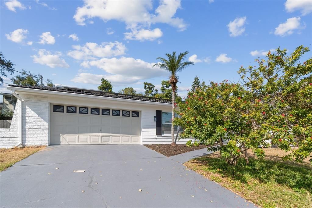 For Sale: $649,000 (3 beds, 2 baths, 1755 Square Feet)