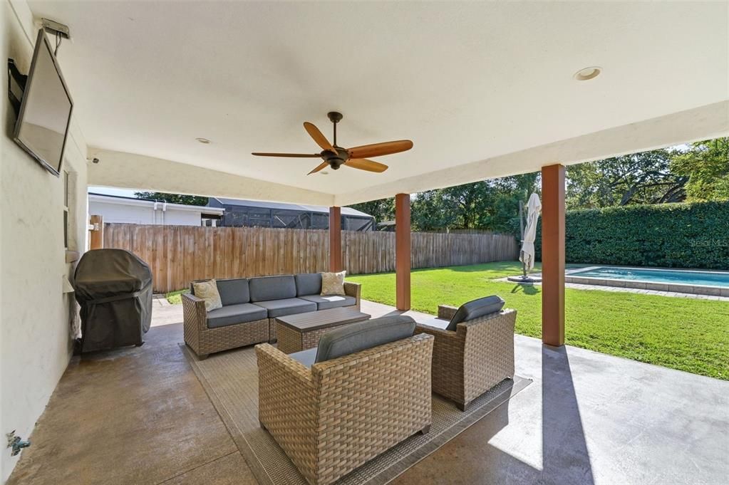 For Sale: $859,000 (4 beds, 3 baths, 2077 Square Feet)