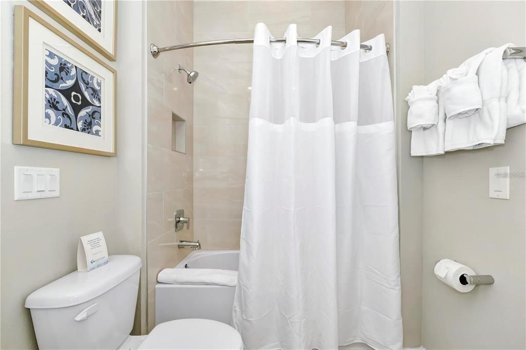 For Sale: $549,000 (5 beds, 4 baths, 2630 Square Feet)