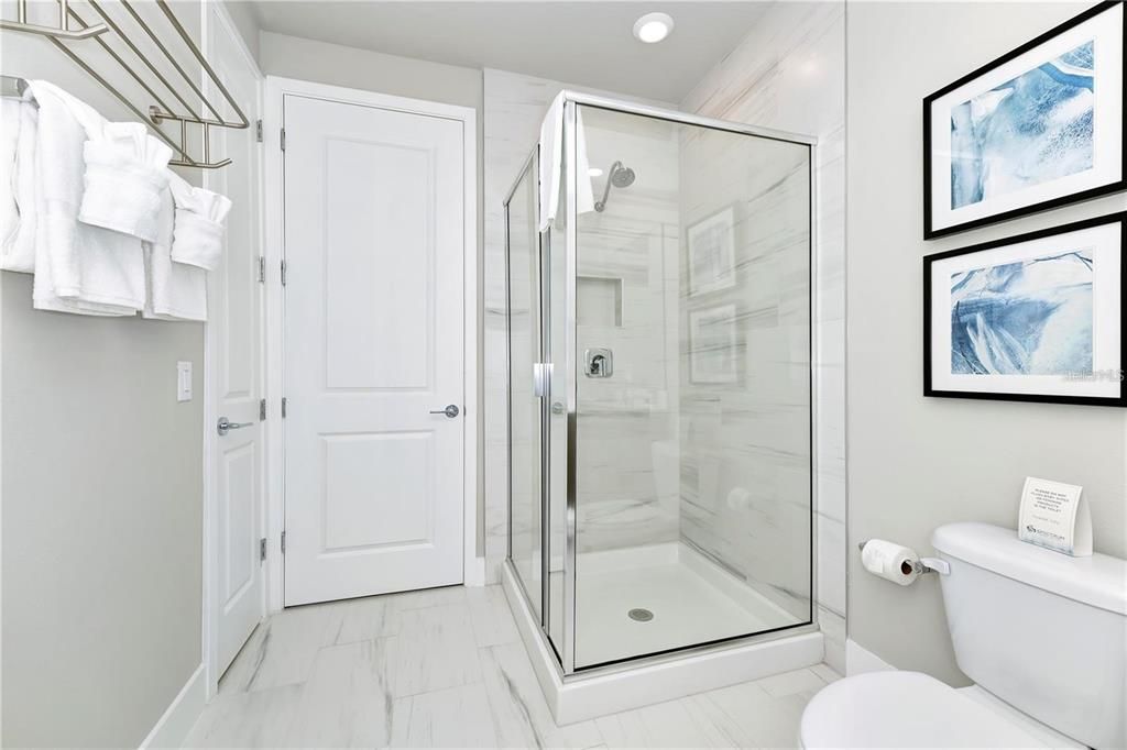 For Sale: $549,000 (5 beds, 4 baths, 2630 Square Feet)