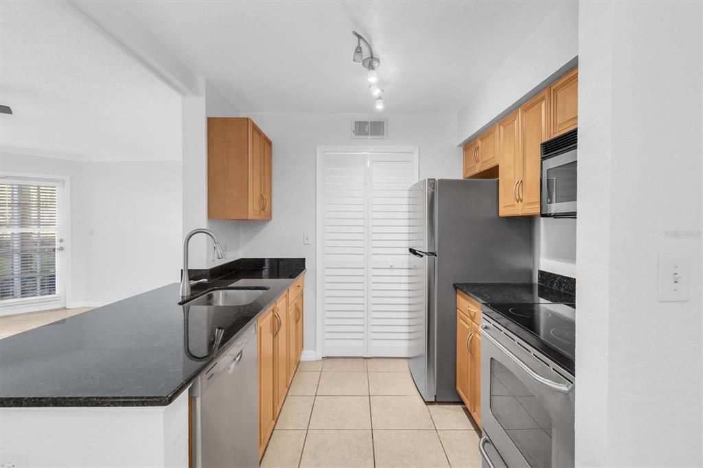 En Venta: $179,900 (1 camas, 1 baños, 827 Pies cuadrados)