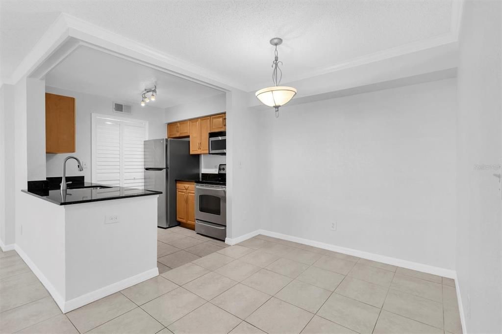 En Venta: $179,900 (1 camas, 1 baños, 827 Pies cuadrados)