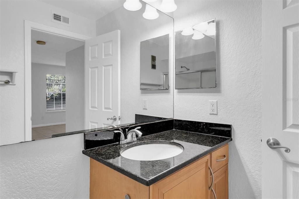 En Venta: $179,900 (1 camas, 1 baños, 827 Pies cuadrados)