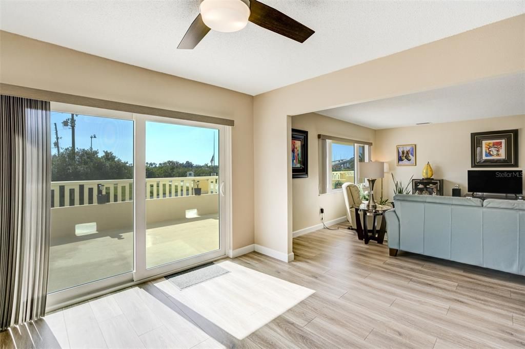 На продажу: $495,000 (2 спален, 2 ванн, 1565 Квадратных фут)