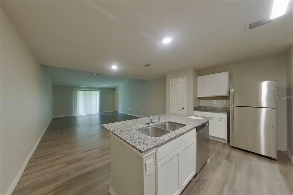 En Renta: $1,690 (3 camas, 2 baños, 1400 Pies cuadrados)