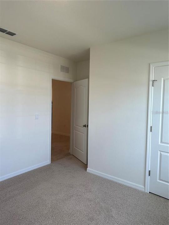 For Rent: $2,100 (4 beds, 2 baths, 1828 Square Feet)