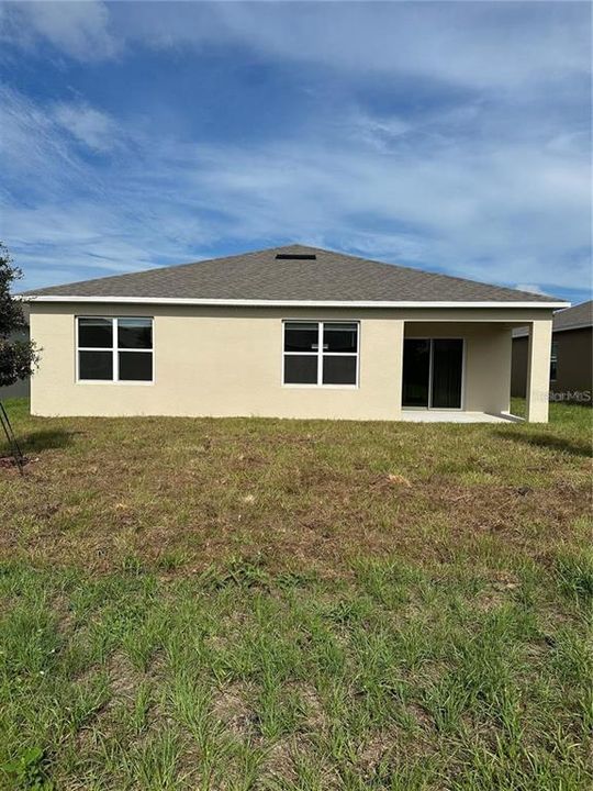 For Rent: $2,100 (4 beds, 2 baths, 1828 Square Feet)