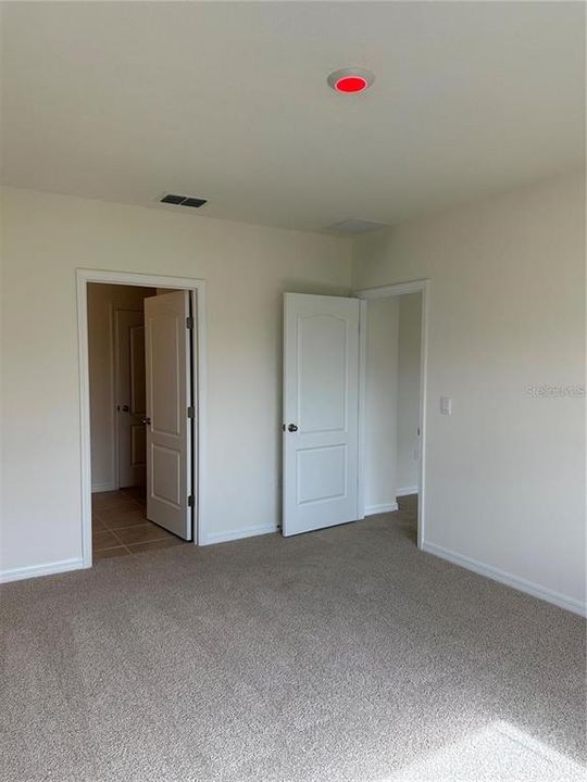 For Rent: $2,100 (4 beds, 2 baths, 1828 Square Feet)