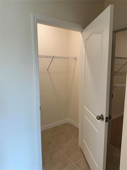 For Rent: $2,100 (4 beds, 2 baths, 1828 Square Feet)