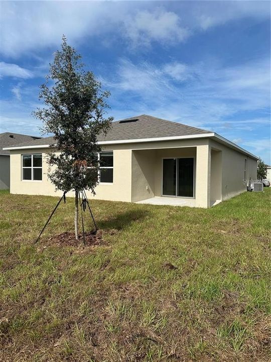 For Rent: $2,100 (4 beds, 2 baths, 1828 Square Feet)