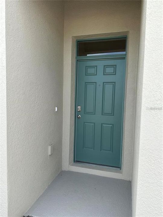 For Rent: $2,100 (4 beds, 2 baths, 1828 Square Feet)