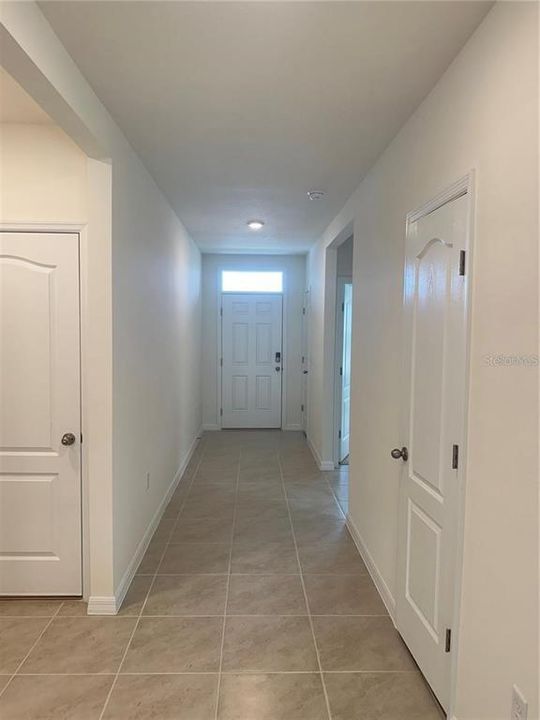 For Rent: $2,100 (4 beds, 2 baths, 1828 Square Feet)