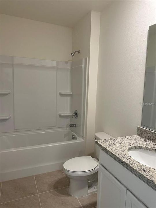 For Rent: $2,100 (4 beds, 2 baths, 1828 Square Feet)