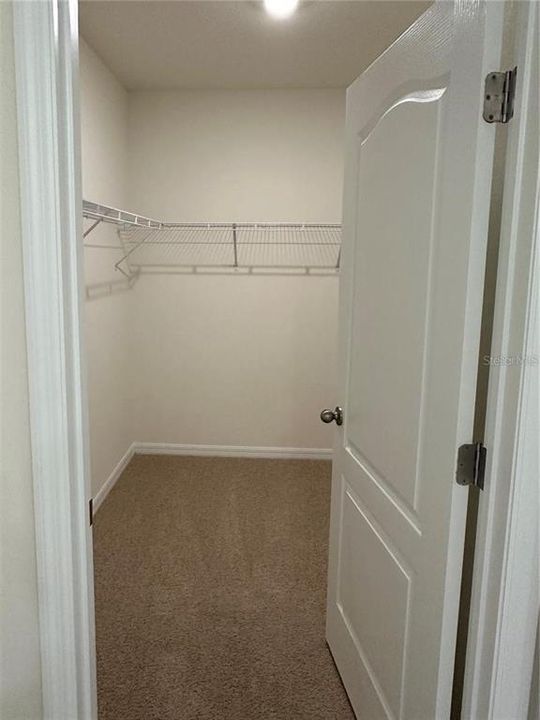 For Rent: $2,100 (4 beds, 2 baths, 1828 Square Feet)