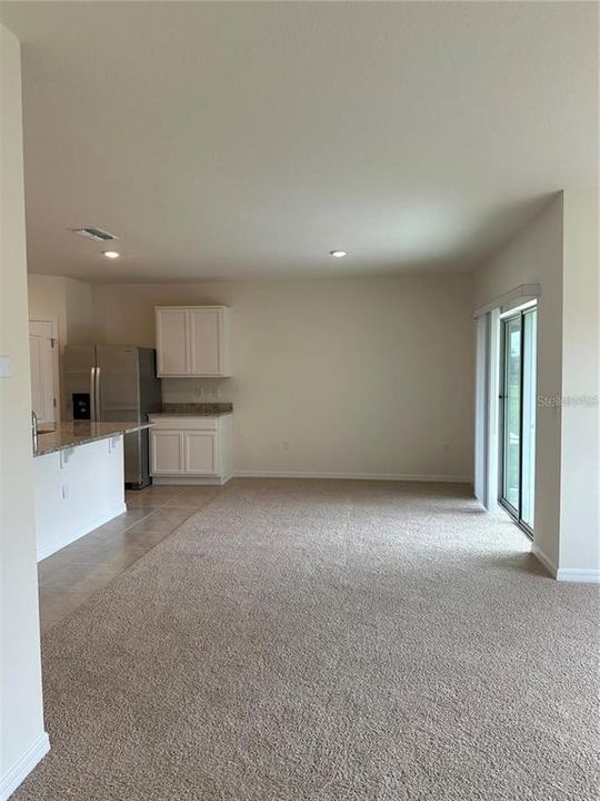 For Rent: $2,100 (4 beds, 2 baths, 1828 Square Feet)