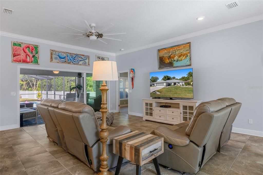 待售: $409,000 (3 贝兹, 2 浴室, 1701 平方英尺)