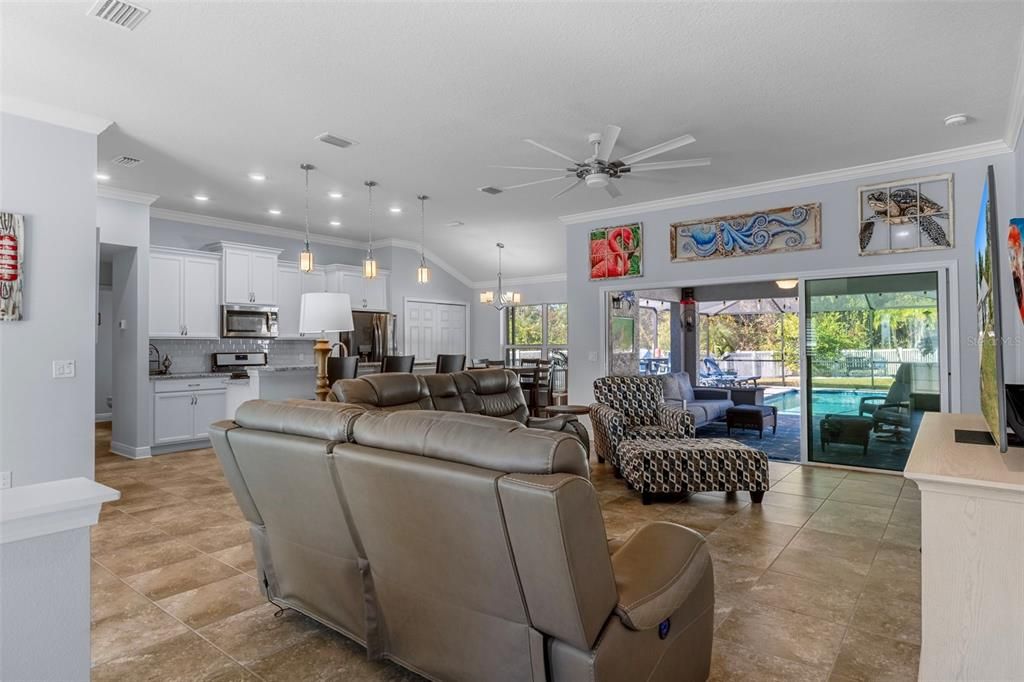 待售: $409,000 (3 贝兹, 2 浴室, 1701 平方英尺)