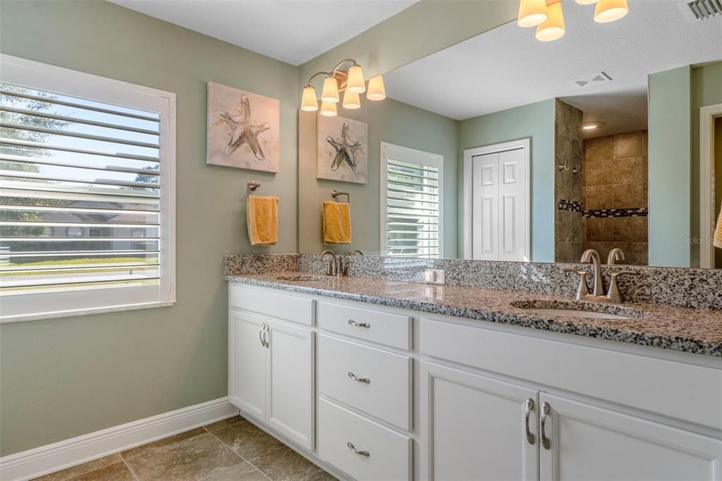 待售: $409,000 (3 贝兹, 2 浴室, 1701 平方英尺)