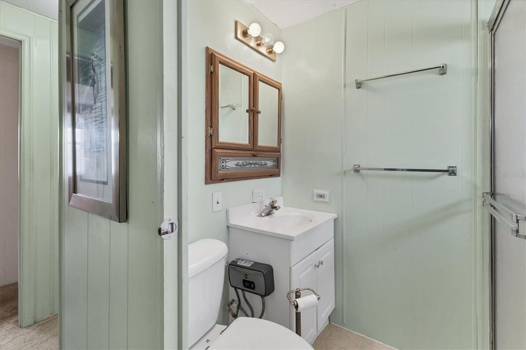 На продажу: $98,500 (2 спален, 2 ванн, 919 Квадратных фут)