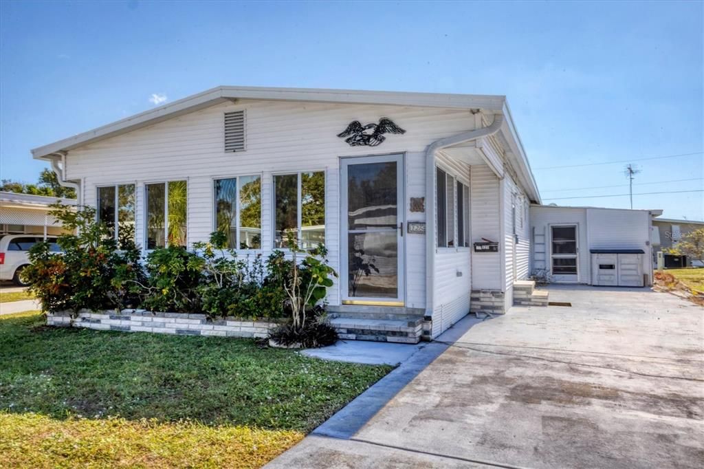 На продажу: $98,500 (2 спален, 2 ванн, 919 Квадратных фут)