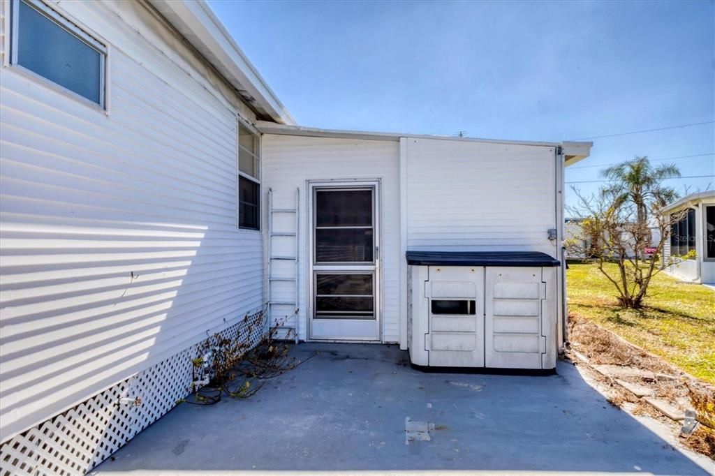 На продажу: $98,500 (2 спален, 2 ванн, 919 Квадратных фут)