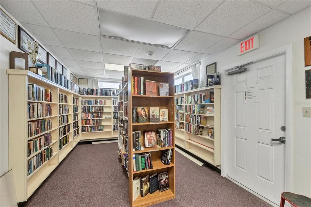 На продажу: $98,500 (2 спален, 2 ванн, 919 Квадратных фут)