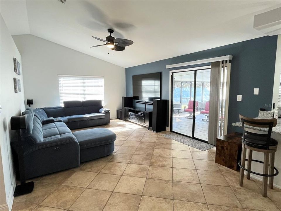 For Rent: $2,662 (3 beds, 2 baths, 1700 Square Feet)