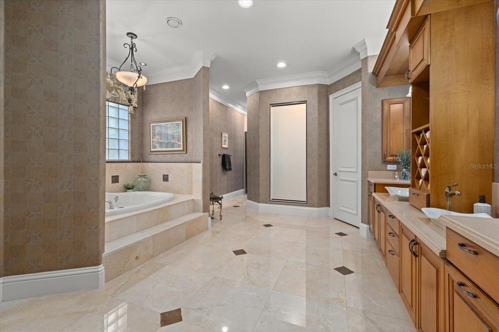 For Sale: $4,500,000 (5 beds, 5 baths, 9018 Square Feet)