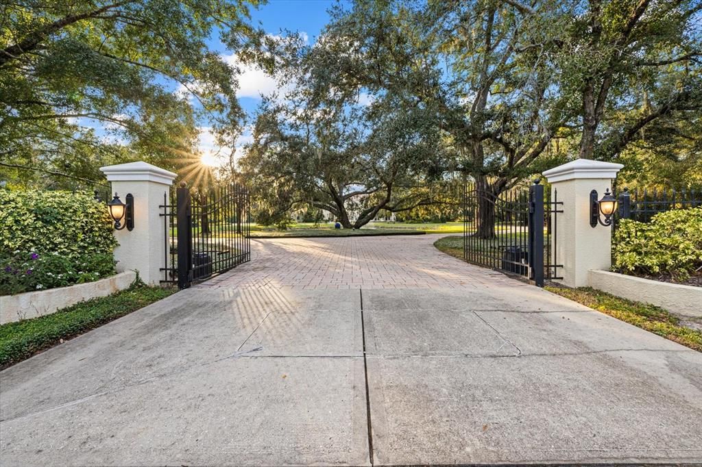 For Sale: $4,500,000 (5 beds, 5 baths, 9018 Square Feet)