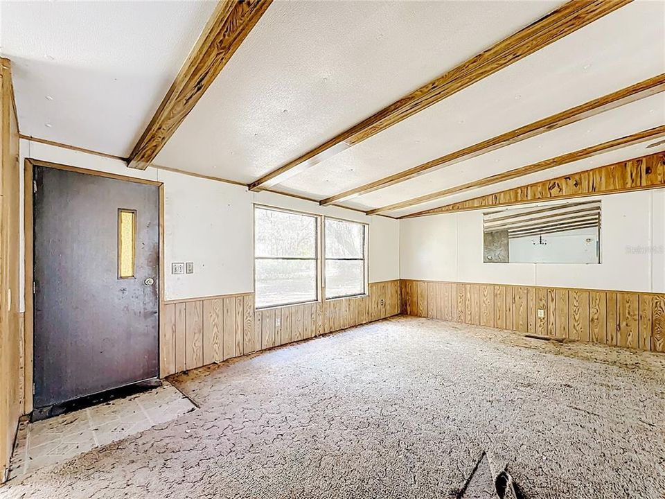 待售: $69,950 (4 贝兹, 2 浴室, 1560 平方英尺)