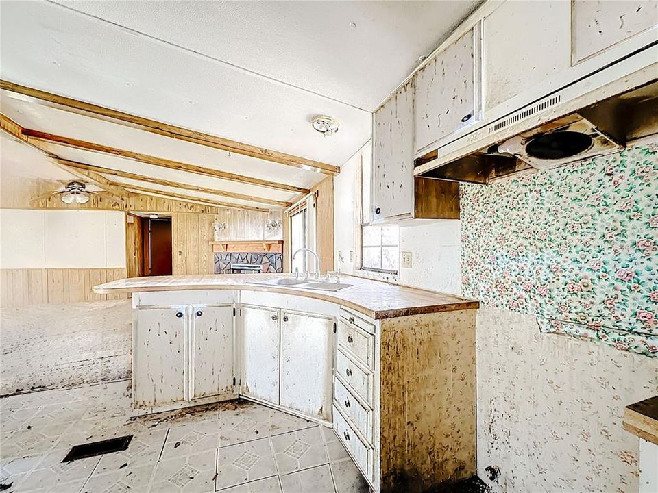 待售: $69,950 (4 贝兹, 2 浴室, 1560 平方英尺)