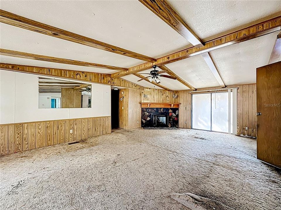 待售: $69,950 (4 贝兹, 2 浴室, 1560 平方英尺)