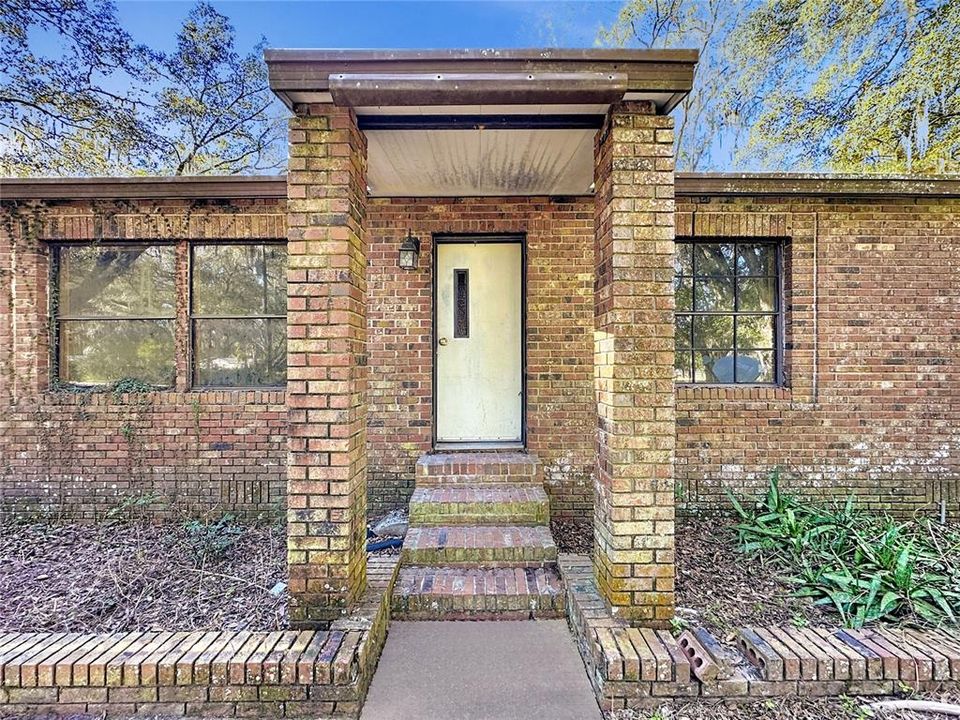 待售: $69,950 (4 贝兹, 2 浴室, 1560 平方英尺)